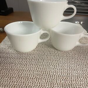 3 Vintage milk glass Corning tea cups, good condition